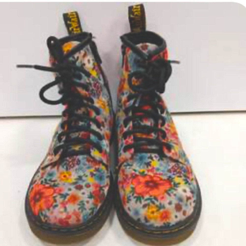 NWOT Rare Vintage Dr. Martens Canvas Boots Size 5